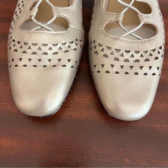 Vaneli Metallic Gold Fabra Laser Cut Oxford Flats. Size 7.5 S. Great Condition!! - Picture 6 of 8